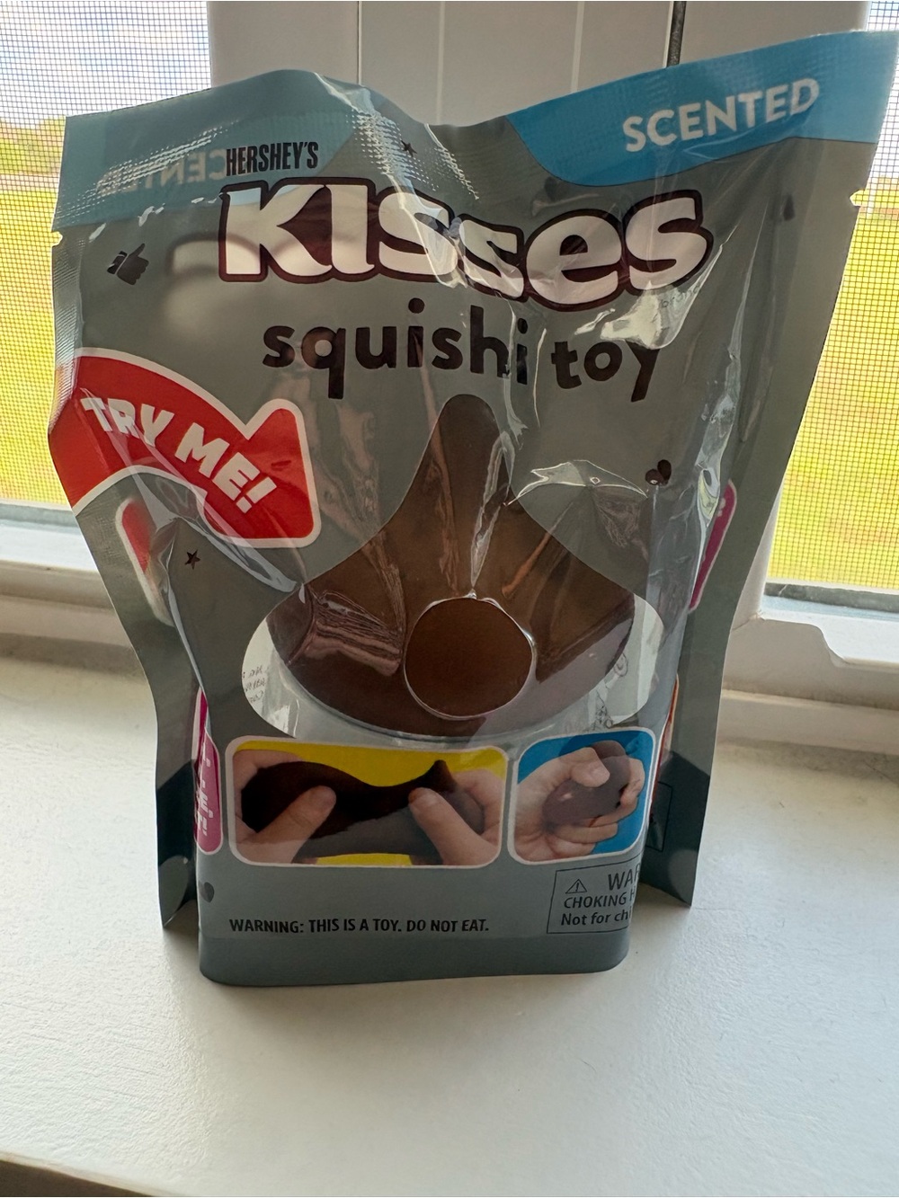 Kiss Scented Squishi Toy - Brown